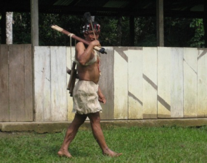 they usually wear t-shirt and shorts now, but for visitors, they dress up